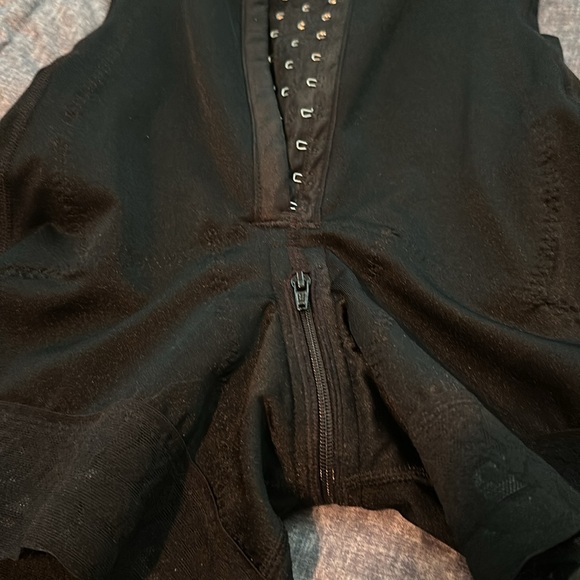 Snatched body faja - Picture 2 of 3